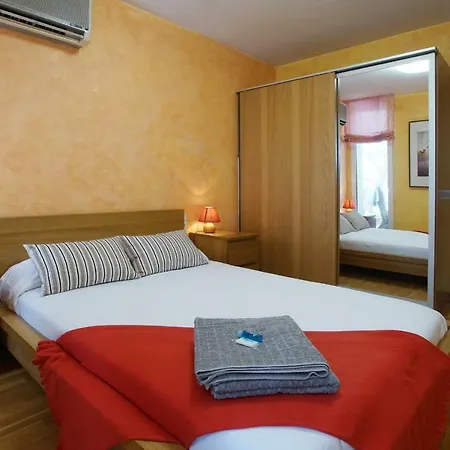 Riva Be My Guest Castelldefels * Gavà