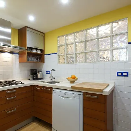 Riva Be My Guest Castelldefels Apartamento *